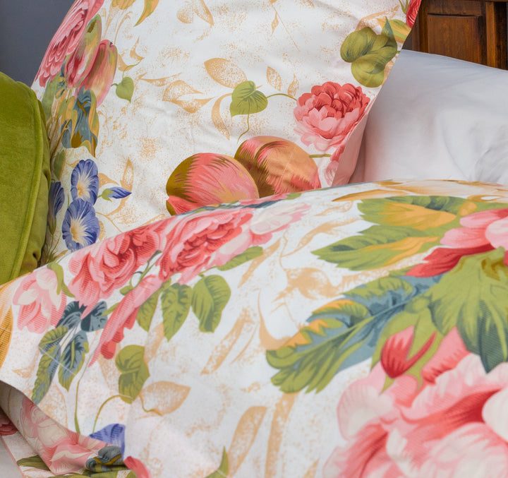 Ally peony quilt cover